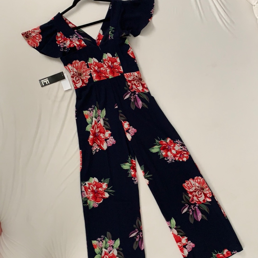 Navy floral Leslie Fay Jumpsuit Size 6 NWT!
